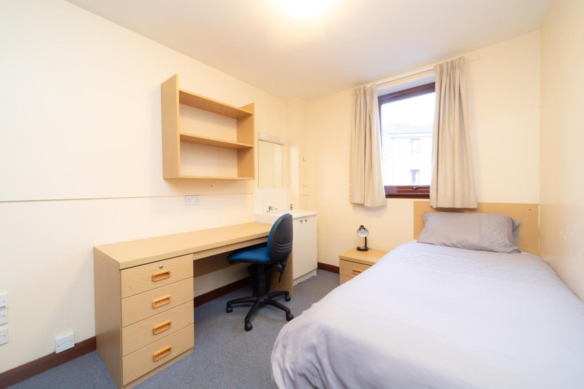 Appartamento Joivy Economy 4 And 5 Bed Flats, Close To Old Town And Royal Mile - Adults Only Edimburgo Esterno foto