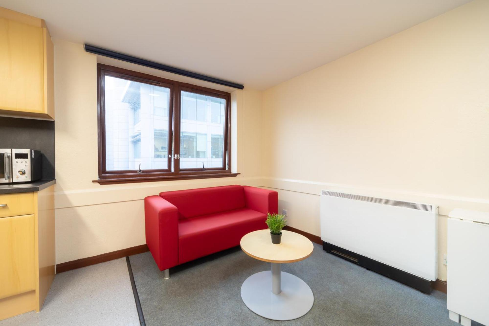 Appartamento Joivy Economy 4 And 5 Bed Flats, Close To Old Town And Royal Mile - Adults Only Edimburgo Esterno foto